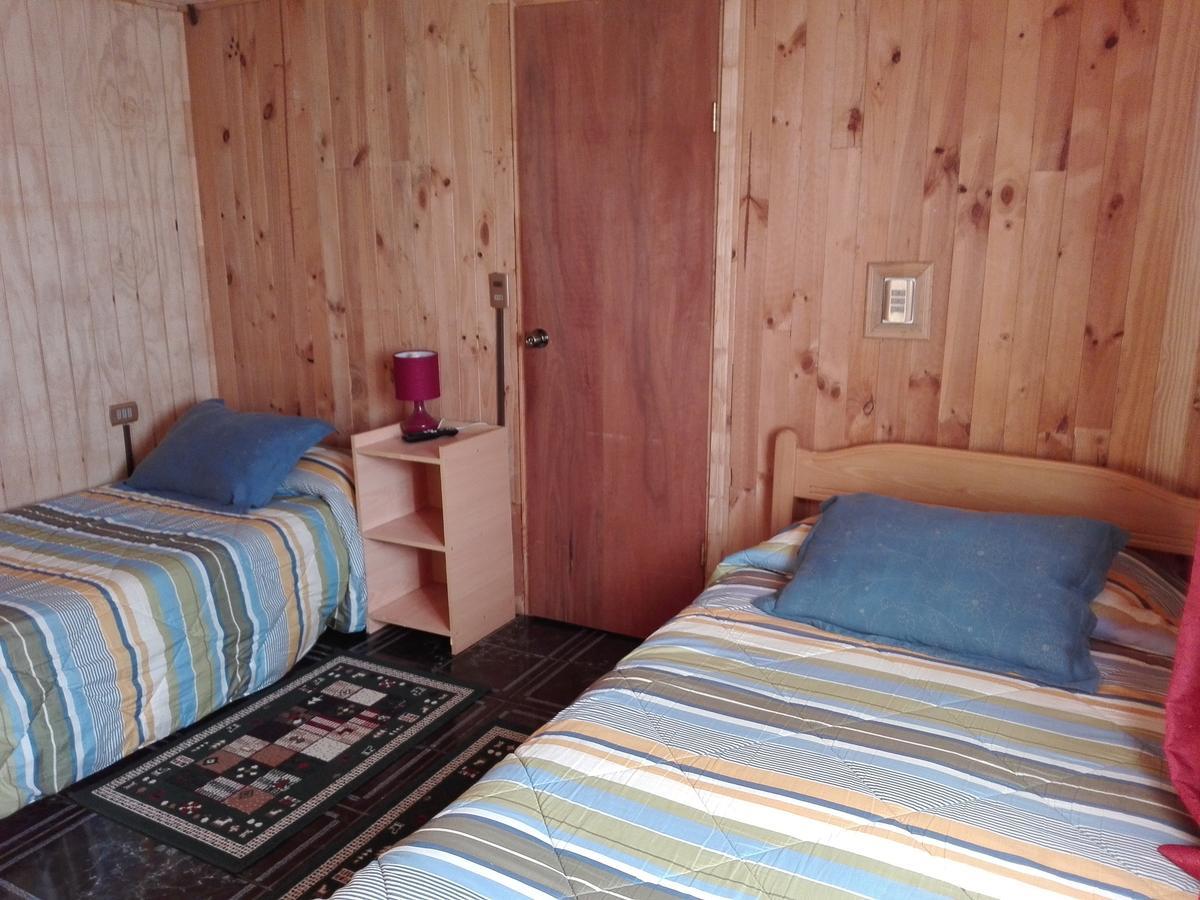 Hospedaje Los Calafates Ancud Bagian luar foto